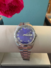Load image into Gallery viewer, Purple Dial Silver Bracelet Watch