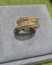 Load image into Gallery viewer, Beaded Edge Baguette Diamond Band