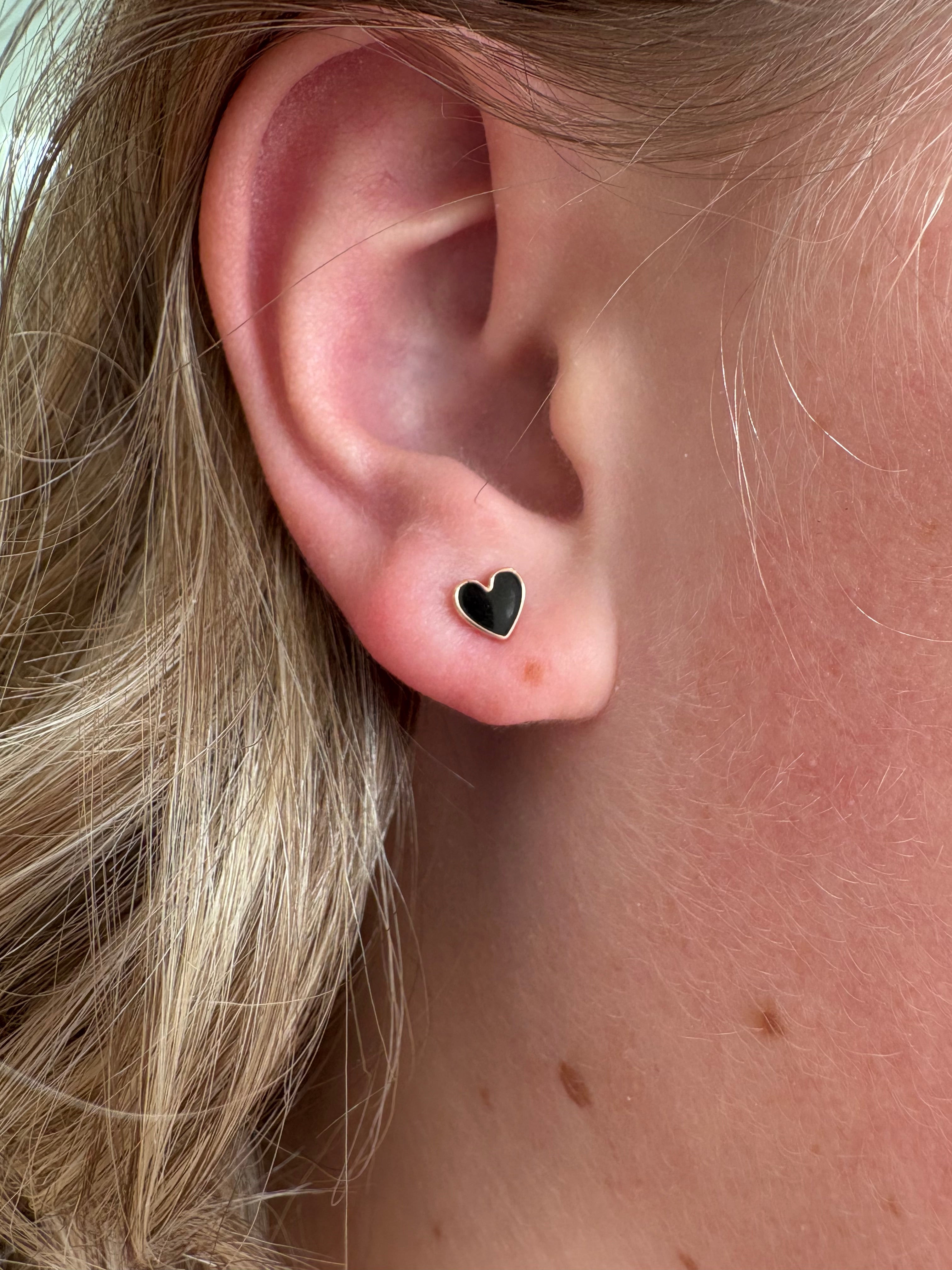 Noir Heart Enamel Stud Earrings 🖤
