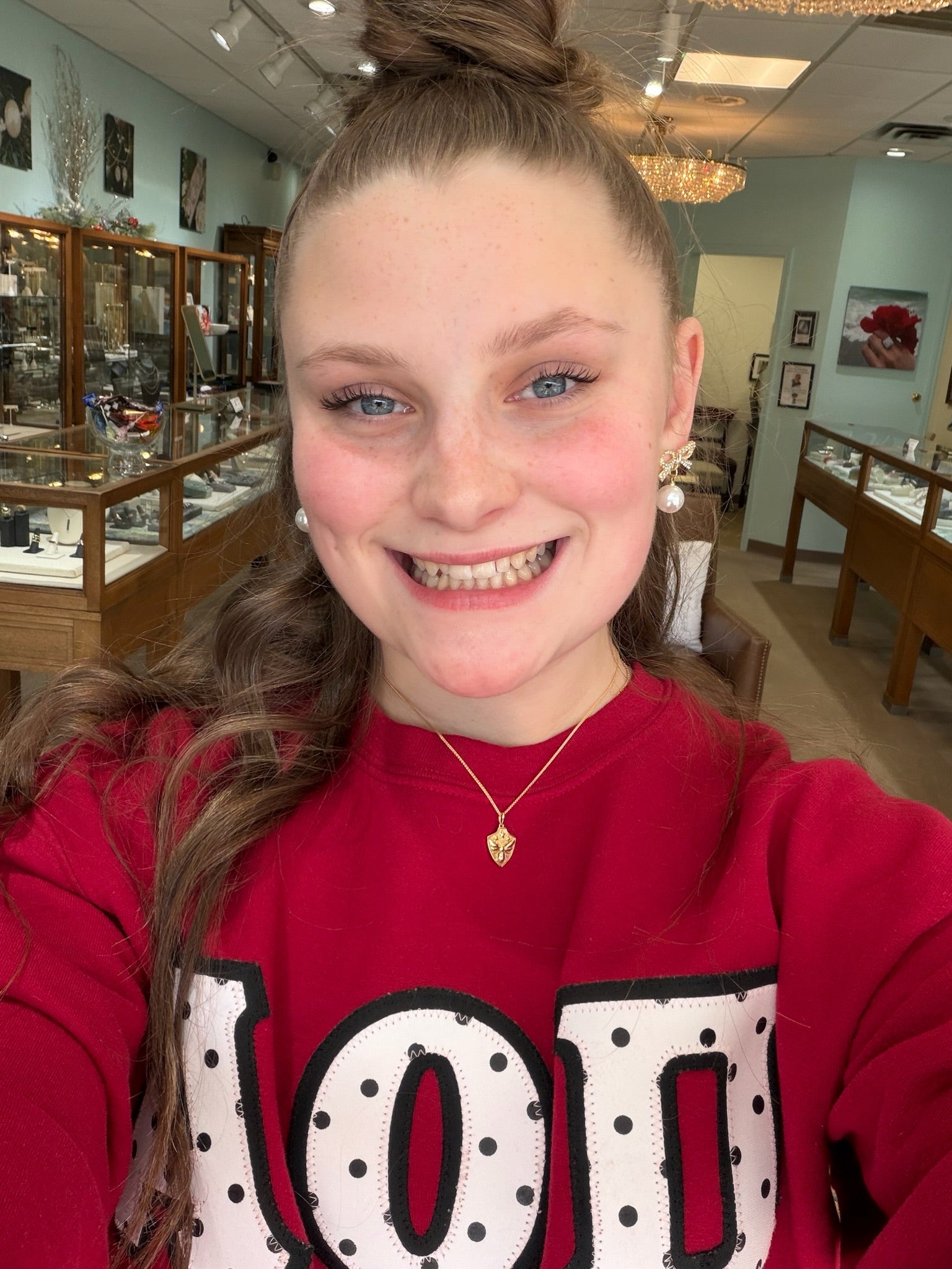 The Queen’s Crest Bee Pendant