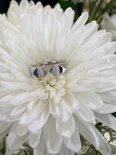 Load image into Gallery viewer, 18K White Gold and Diamond Pyramid Band