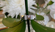 Load image into Gallery viewer, 18K White Gold and Diamond Pyramid Band