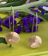 Load image into Gallery viewer, Satin Disc Diamond Inset Threader Earrings