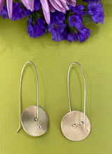 Load image into Gallery viewer, Satin Disc Diamond Inset Threader Earrings