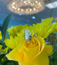 Load image into Gallery viewer, Curly Leaf Yellow Gold Ring