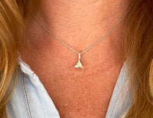 Load image into Gallery viewer, Vintage White Gold Trillion Diamond Pendant Necklace