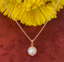 Load image into Gallery viewer, Yellow Gold Pearl Drop Pendant Necklace