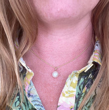 Load image into Gallery viewer, Yellow Gold Pearl Drop Pendant Necklace