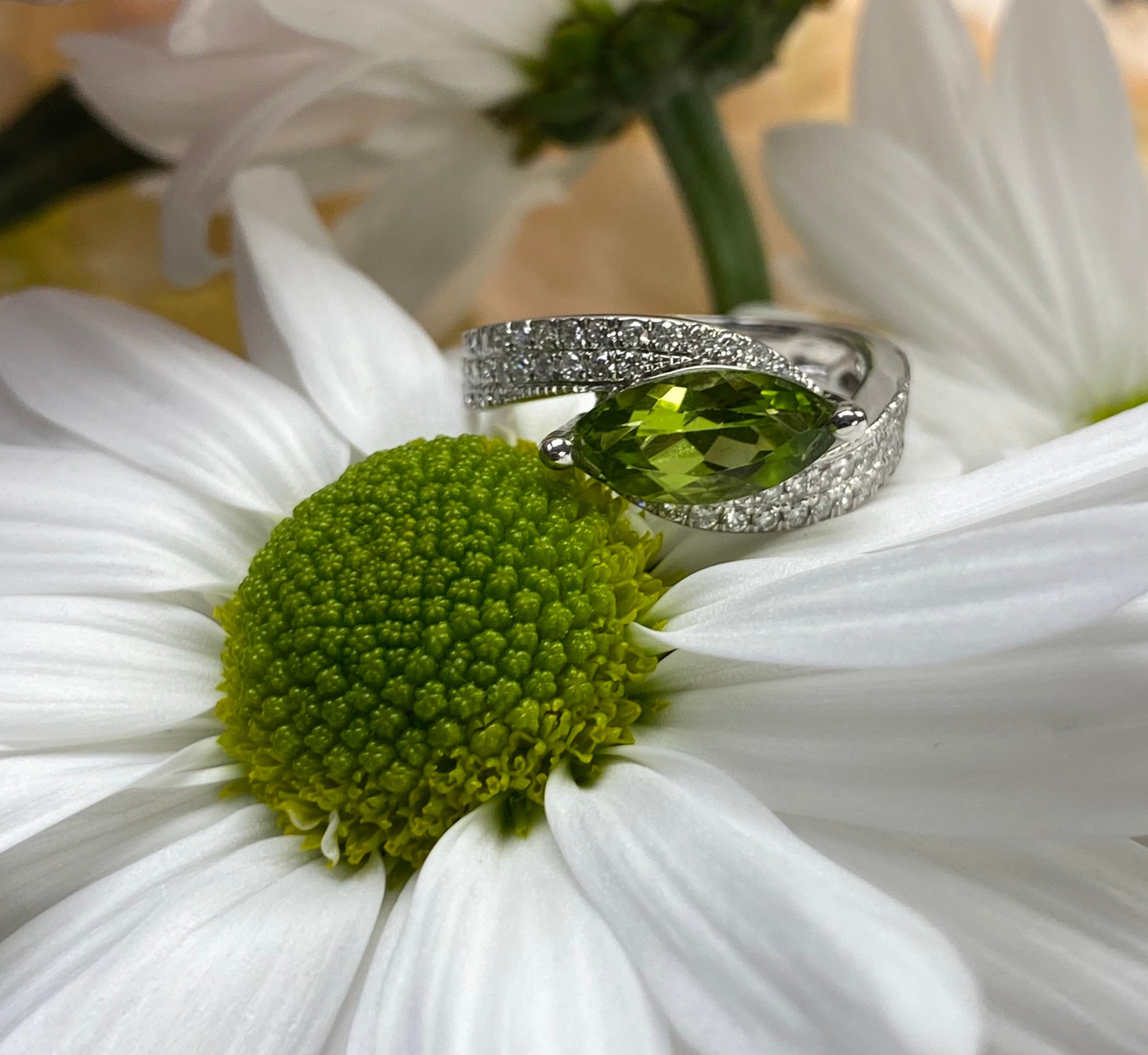 Limeleaf Diamond Peridot Ring