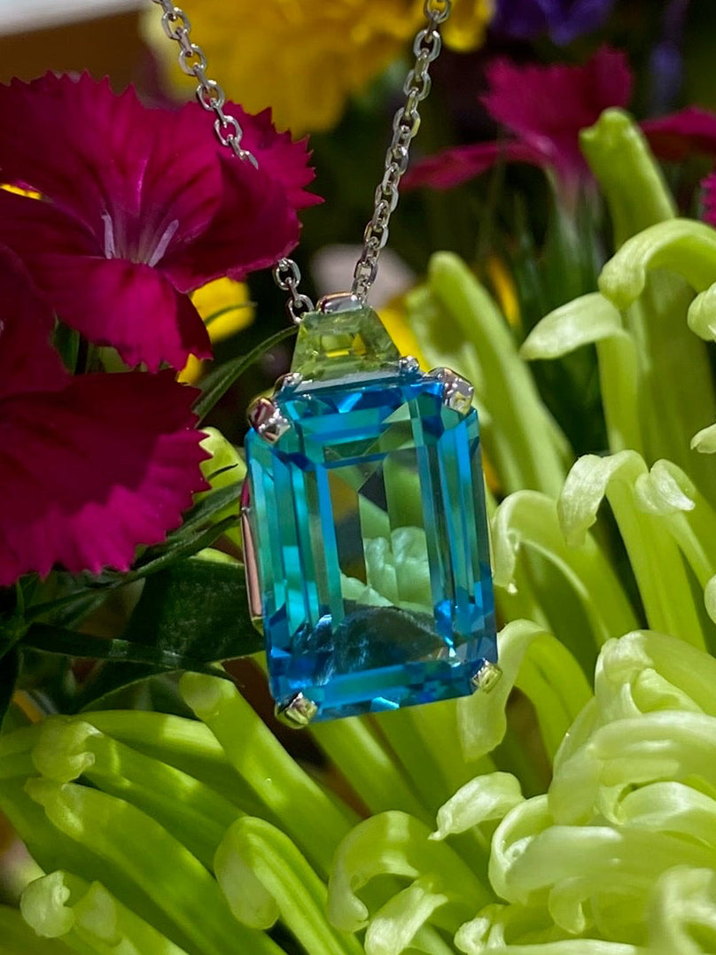 The Ocean Reef Blue Topaz & Peridot Necklace