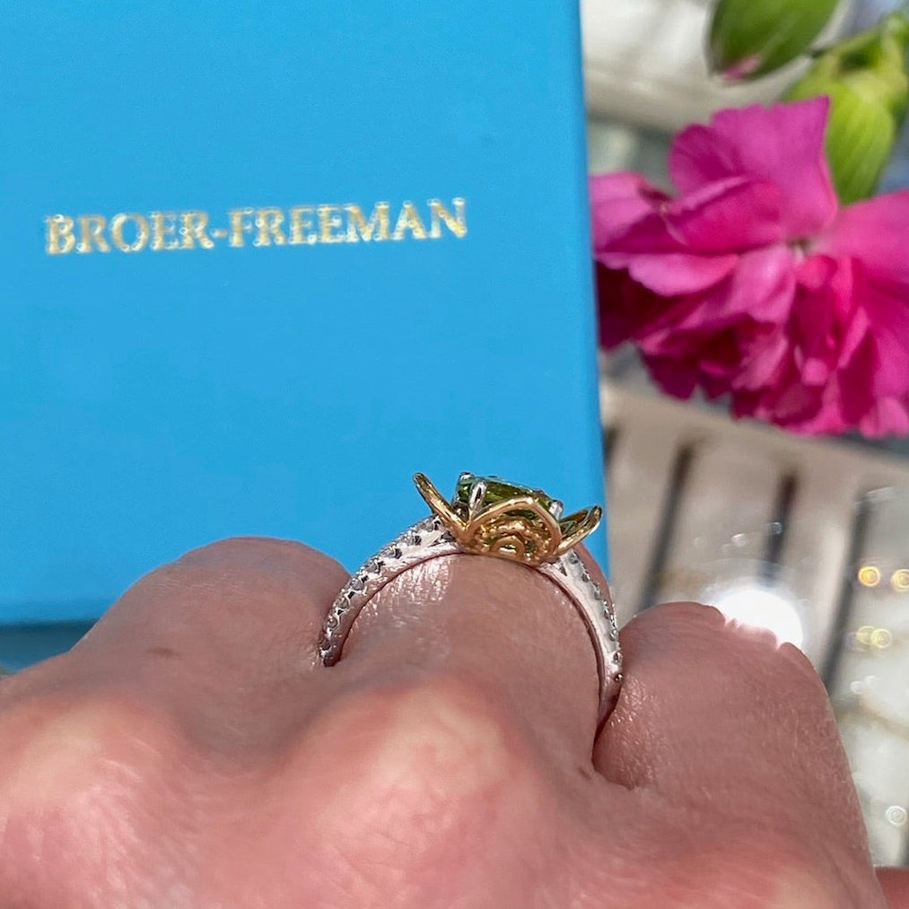 The Sunlit Clover Peridot Ring