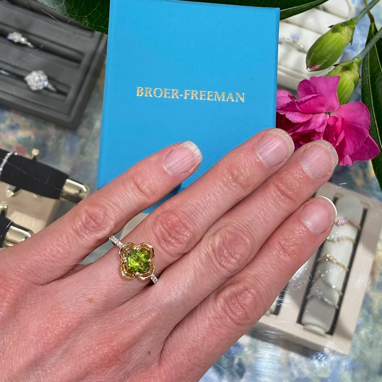 The Sunlit Clover Peridot Ring