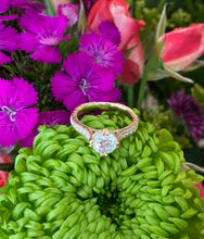 Load image into Gallery viewer, Yellow Gold Round Diamond Hand Engraved Engagment Ring