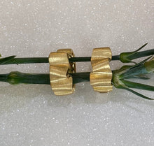 Load image into Gallery viewer, 18K Gold Satin Finish Wavy Hoop Earrings