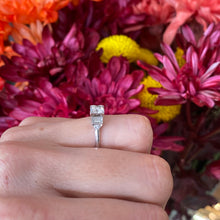 Load image into Gallery viewer, Vintage Platinum and Diamond Ring