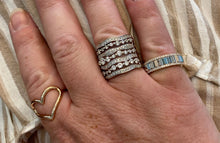 Load image into Gallery viewer, Two Tone Stair-Step Flash Diamond Band