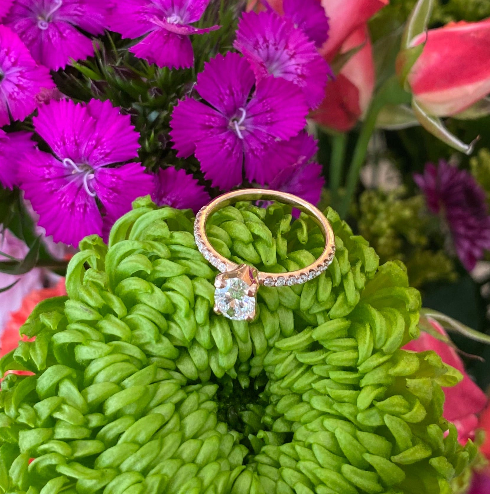 Rose Gold Oval Diamond Engagment Ring