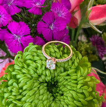 Load image into Gallery viewer, Rose Gold Oval Diamond Engagment Ring