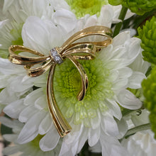 Load image into Gallery viewer, Vintage Bow Brooch