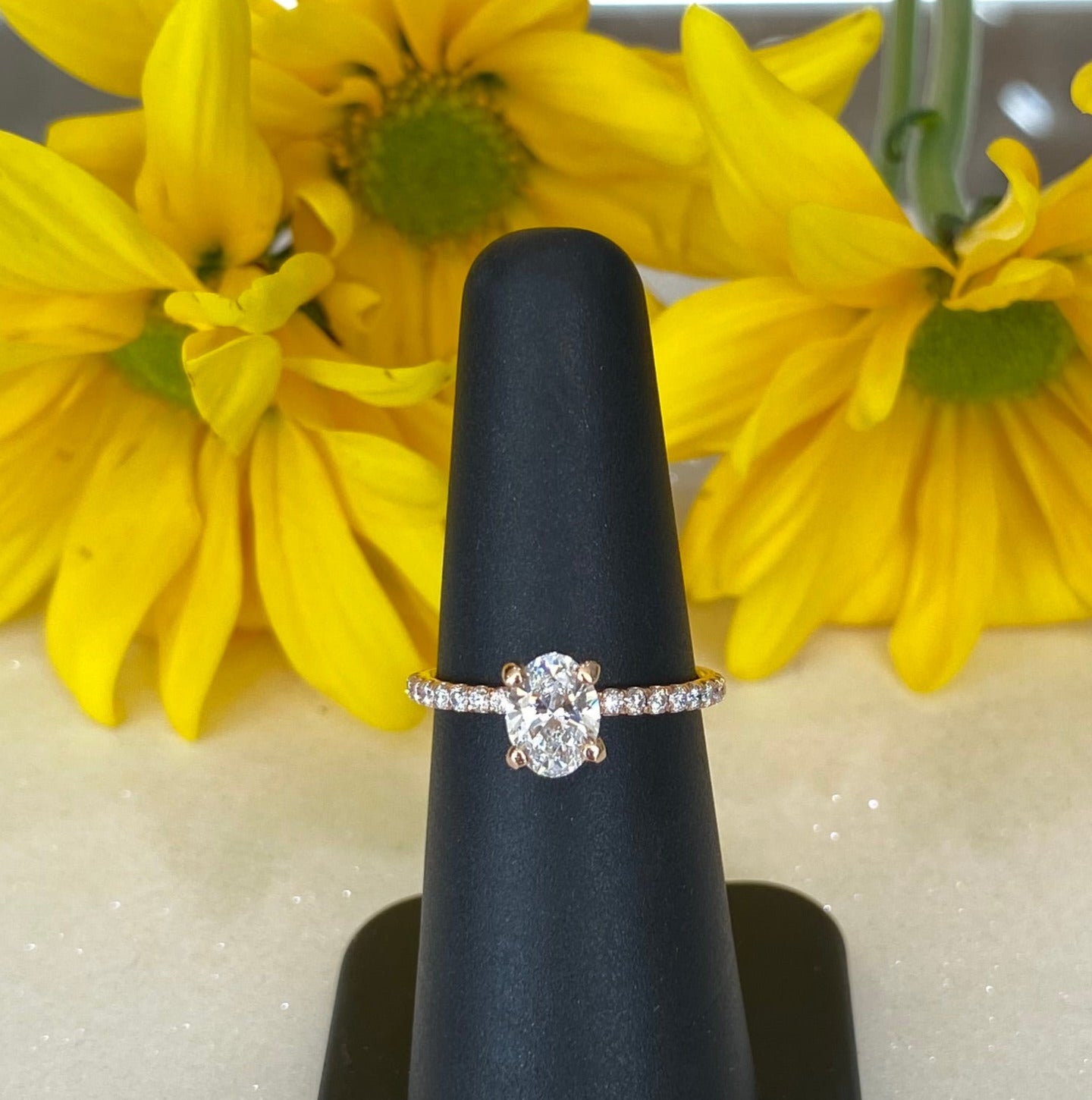 Rose Gold Oval Diamond Engagment Ring