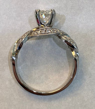 Load image into Gallery viewer, Oval Diamond Twist Band Ring