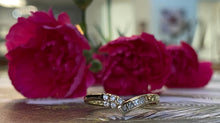 Load image into Gallery viewer, Vintage Yellow Gold V Multi Diamond Band Ring