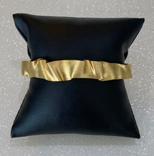 Load image into Gallery viewer, 18K Gold Satin Finish Wavy Gold Bangle