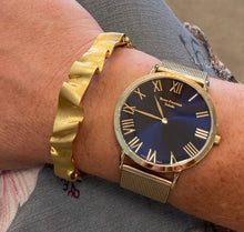 Load image into Gallery viewer, 18K Gold Satin Finish Wavy Gold Bangle