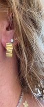 Load image into Gallery viewer, 18K Gold Satin Finish Wavy Hoop Earrings