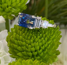 Load image into Gallery viewer, Bi-Colored Sapphire and Diamond Ring
