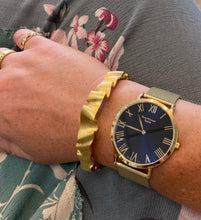 Load image into Gallery viewer, 18K Gold Satin Finish Wavy Gold Bangle