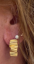 Load image into Gallery viewer, 18K Gold Satin Finish Wavy Hoop Earrings