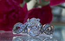 Load image into Gallery viewer, Oval Diamond Twist Band Ring