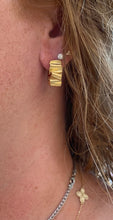 Load image into Gallery viewer, 18K Gold Satin Finish Wavy Hoop Earrings