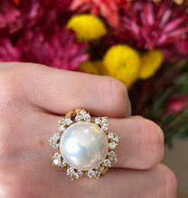 Load image into Gallery viewer, 18K Gold Vintage Pearl and Diamond Sun Flare Ring