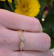 Load image into Gallery viewer, Vintage Yellow Gold V Multi Diamond Band Ring