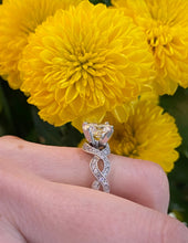 Load image into Gallery viewer, Oval Diamond Twist Band Ring