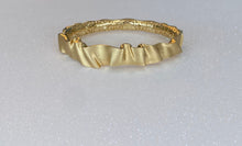 Load image into Gallery viewer, 18K Gold Satin Finish Wavy Gold Bangle