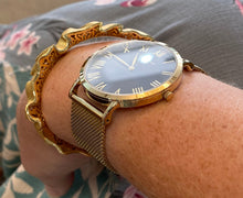 Load image into Gallery viewer, 18K Gold Satin Finish Wavy Gold Bangle