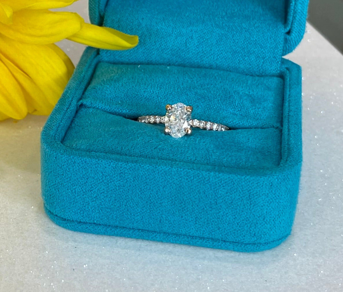Rose Gold Oval Diamond Engagment Ring