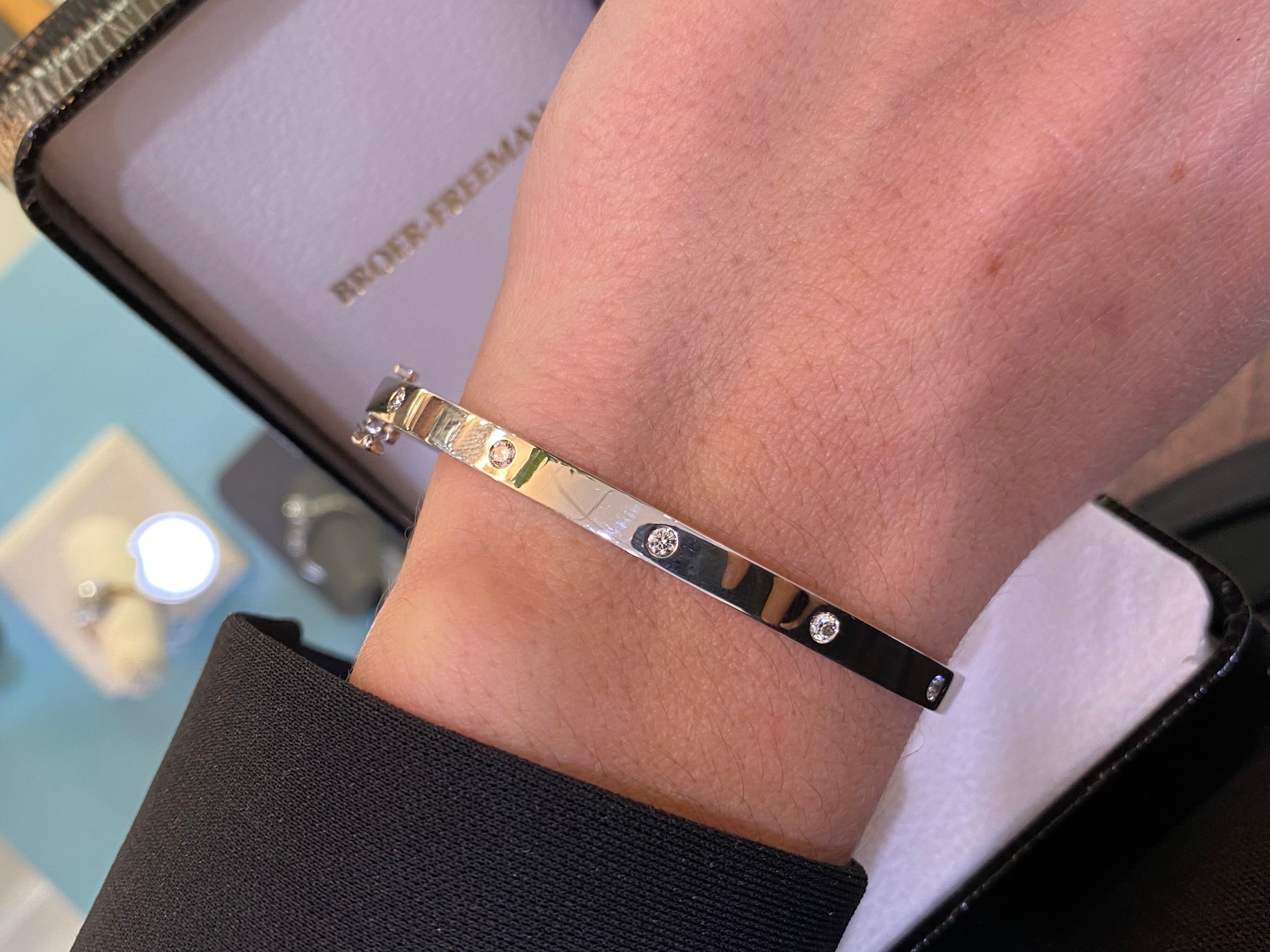 Iconic Diamond Bangle Bracelet in 18K White Gold