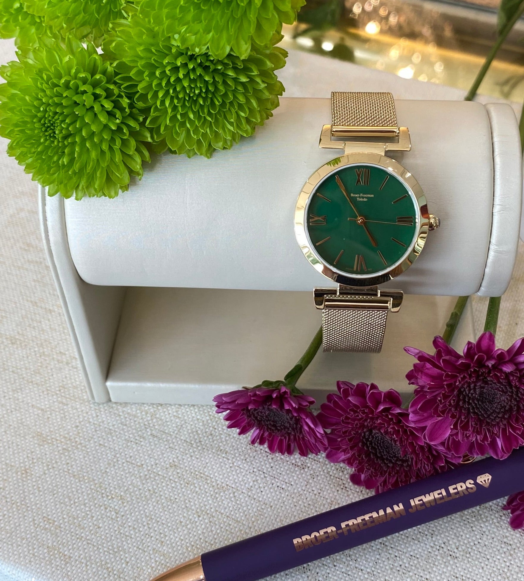 Forest Green Mother of Pearl Gold Mesh Bracelet Watch