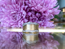 Load image into Gallery viewer, Ruffle Diamond Edge Ring