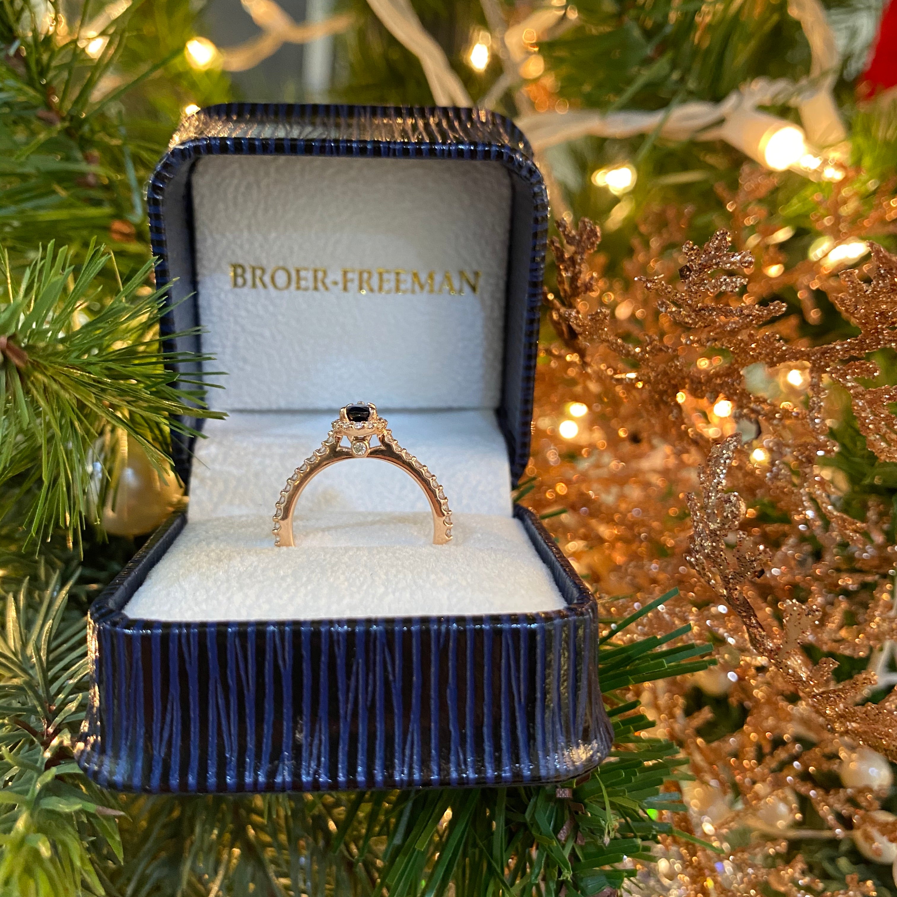 Pear Blue Sapphire & Diamond Ring set in Rose Gold
