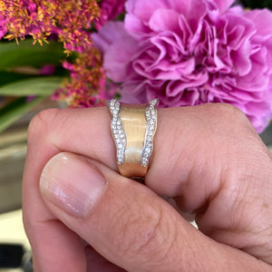 Ruffle Diamond Edge Ring