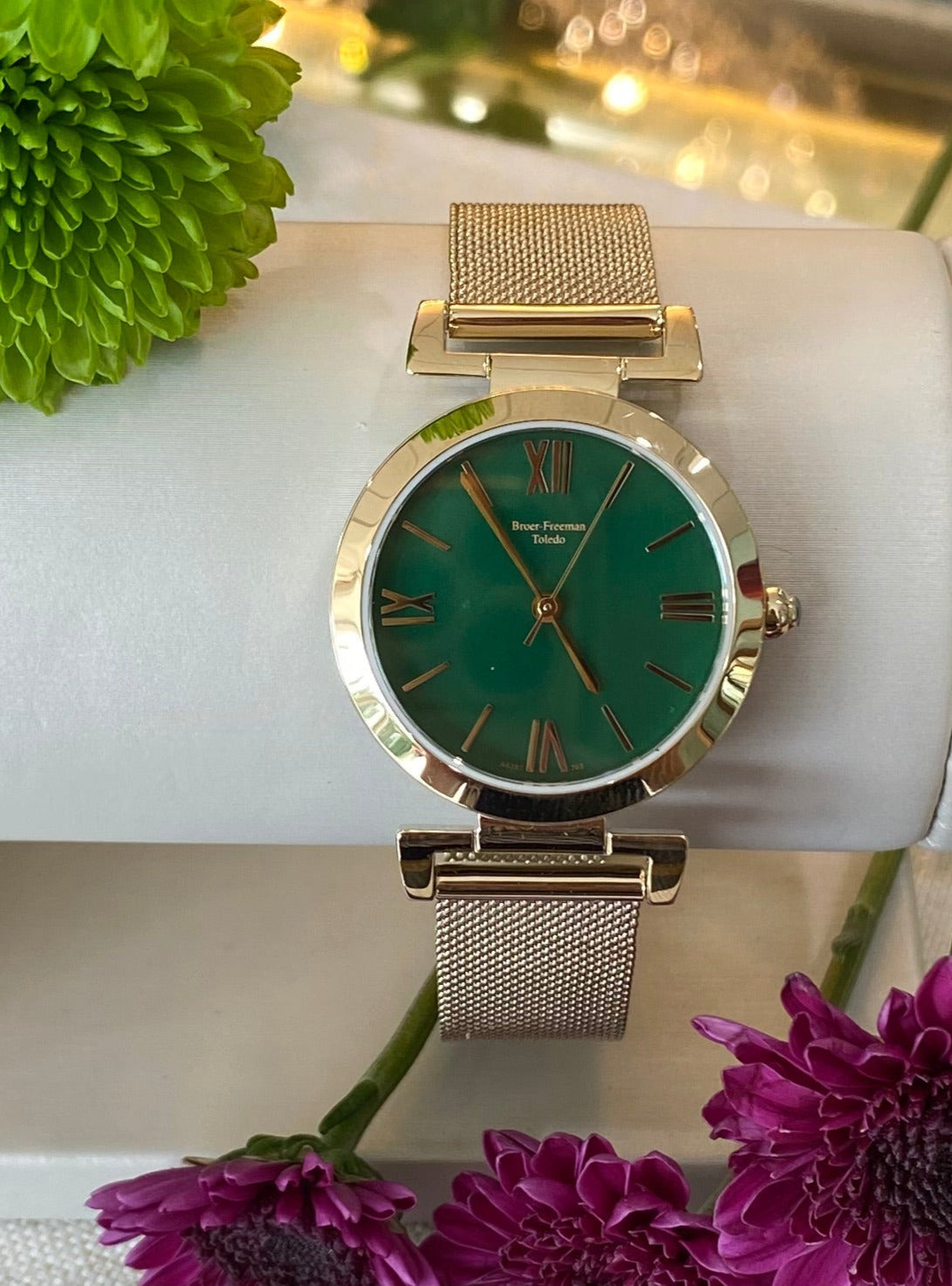 Forest Green Mother of Pearl Gold Mesh Bracelet Watch