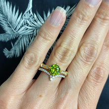 Load image into Gallery viewer, Elegant Peridot & Diamond Ring