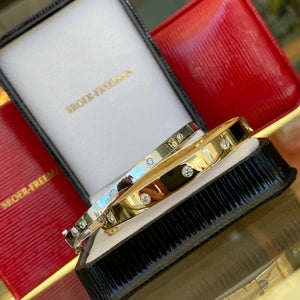 Iconic Diamond Bangle Bracelet in 18K White Gold