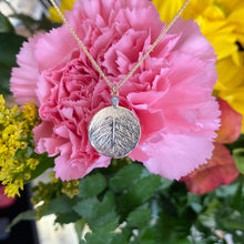 Load image into Gallery viewer, Leaf Print & Diamond Necklace in Yellow Gold