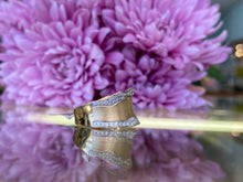 Load image into Gallery viewer, Ruffle Diamond Edge Ring
